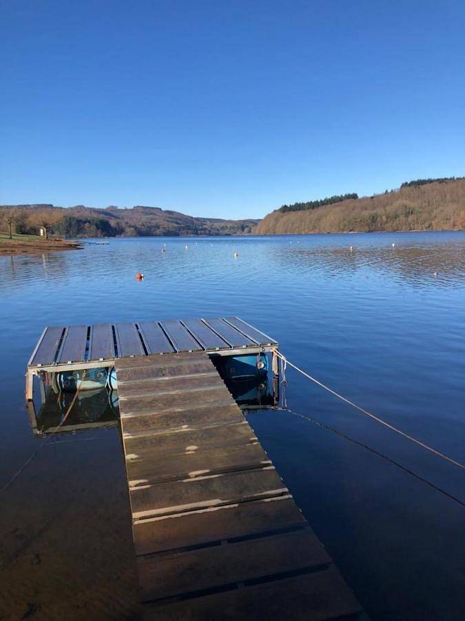 Location de vacances pour 24 personnes, avec jardin et terrasse ainsi que vue et vue sur le lac dans Lac de la Raviège - 4