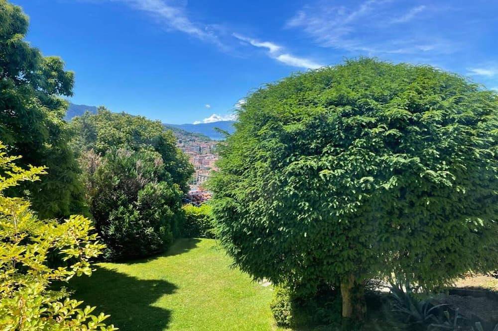 Geheel appartement, Appartement in Luino met gedeeld zwembad in Luino, Comune di Luino