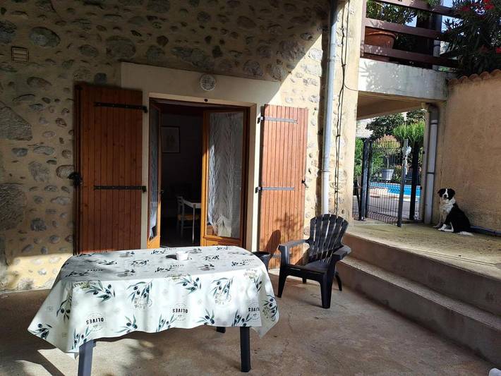 Gîte pour 2 personnes, avec terrasse ainsi que piscine et vue à Aubenas - 4