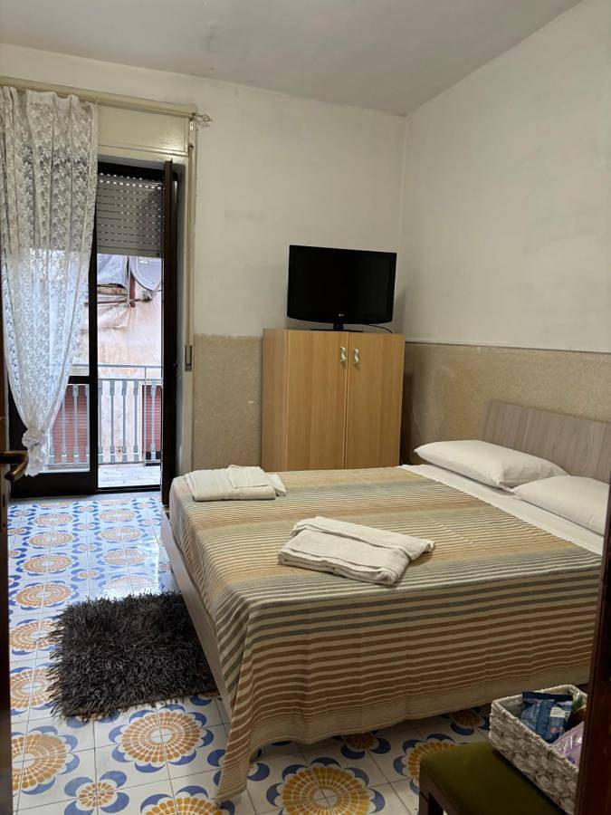 Double Room with Shared Bathroom in Battipaglia, Provincia di Salerno