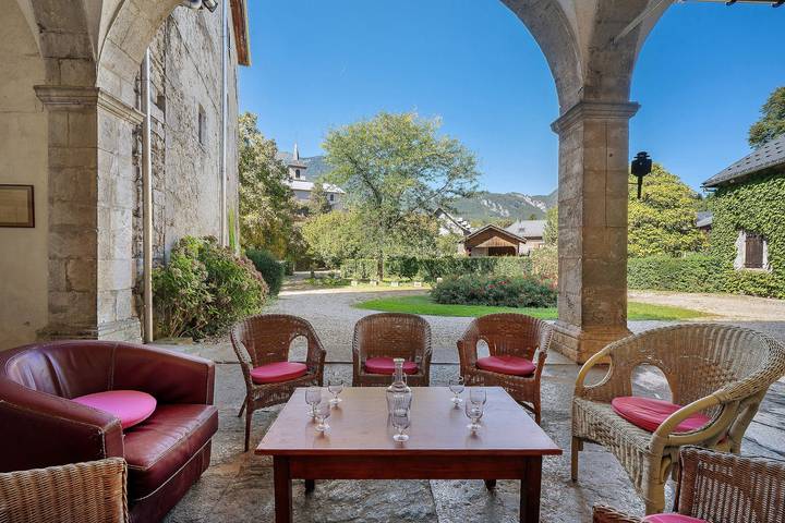 Château avec parc privé- Gîte du Tilleul - Cadre exceptionnel in Tournon, Région d'Albertville
