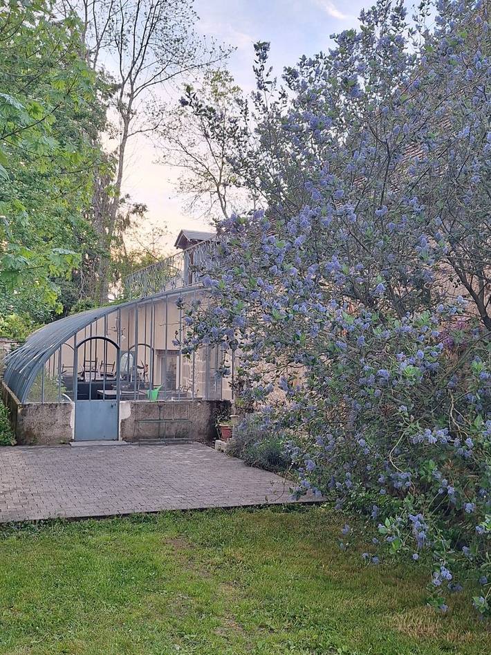 Gîte pour 5 personnes, avec jardin et terrasse ainsi que piscine et jacuzzi à Bourbon-l'Archambault - 4