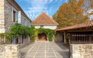 Gîte pour 4 personnes, avec jardin et vue à Sauveterre-de-Béarn
