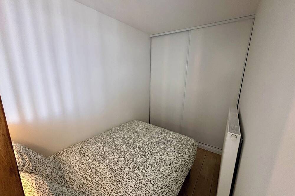 Entire apartment, Schiltigheim: 6th Floor Studio with Terrace in Schiltigheim, Strasbourg region