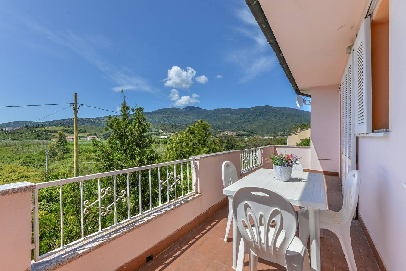 Appartamento intero, Appartamento 'Trilocale Bonalaccia 2' con piscina condivisa, terrazza privata e Wi-Fi in Campo nell'Elba, Isola d'Elba