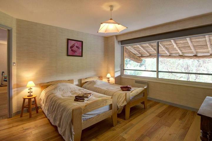 Gîte pour 8 personnes, avec piscine et jardin à Saint-Priest-la-Prugne - 3