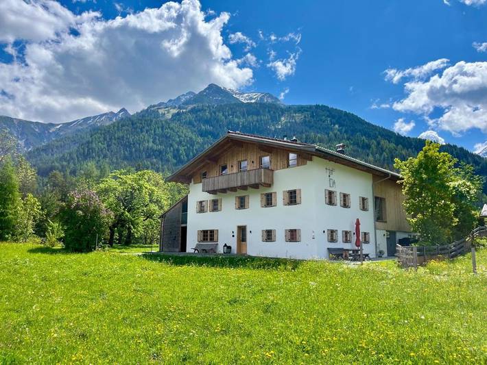 Ferienwohnung für 5 Personen, mit Ausblick und Garten in Bach