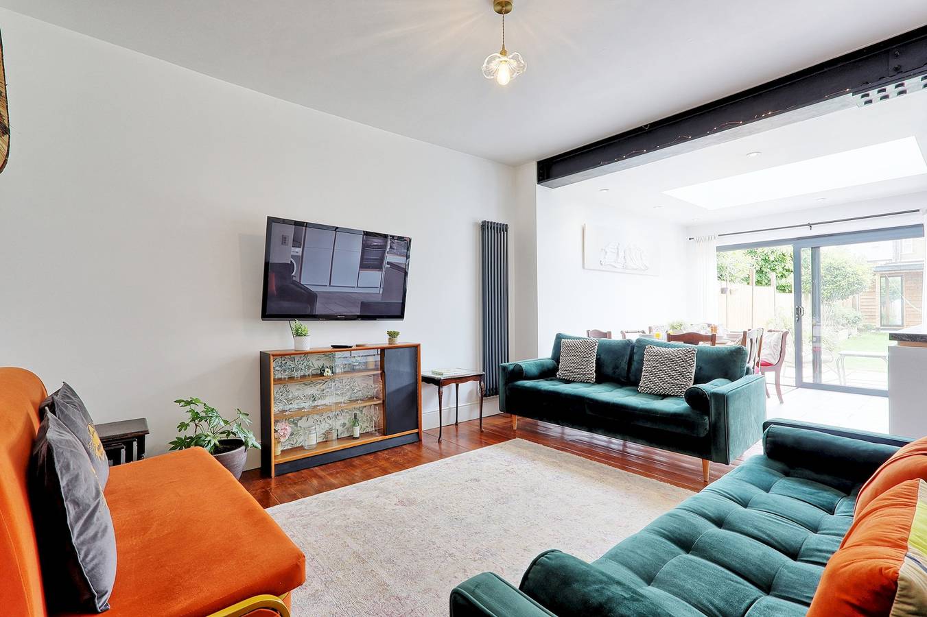 Spacious 4-Bedroom Home Near Station & Seafront - Pass the Keys in Southend-on-Sea, Este de Inglaterra