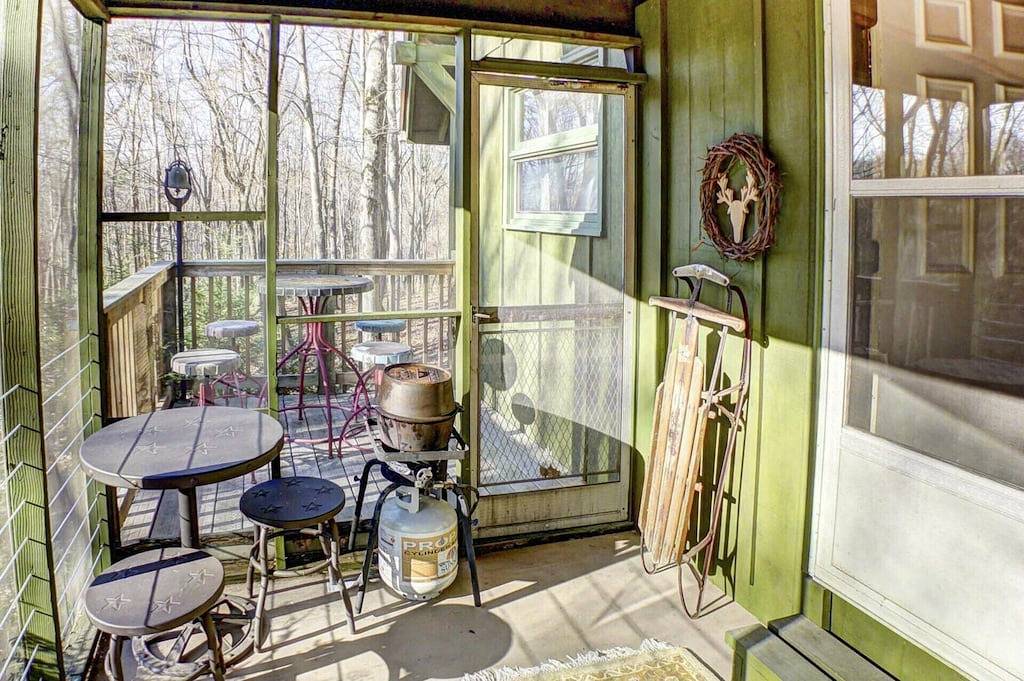 Gemütlicher Kurzurlaub Eingebettet in eine Hügellandschaft im Herzen von Hocking Hills! in Hocking Hills