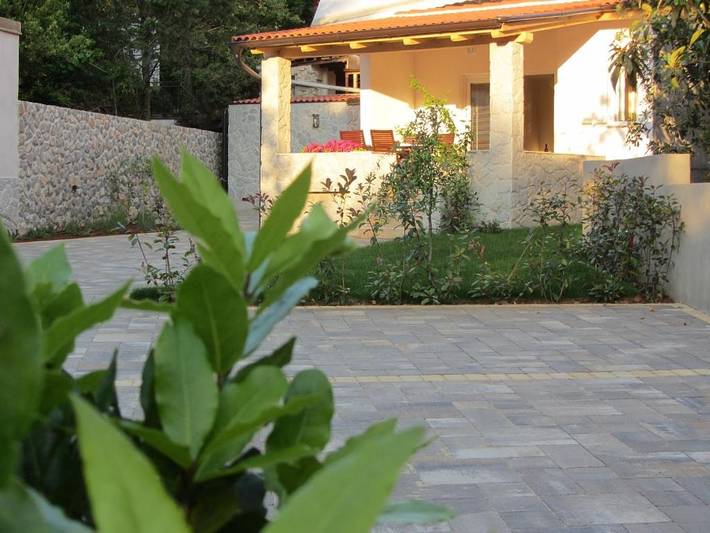 Casa de vacaciones para 2 personas con balcón/terraza in Malinska-Dubašnica, Krk (isla)