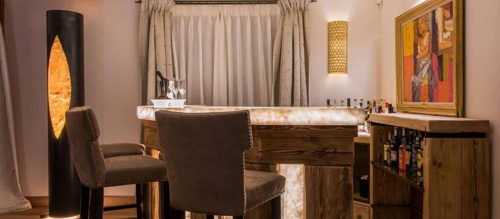 Hütte für 12 Personen, mit Balkon und Whirlpool sowie Terrasse und Pool in St. Moritz