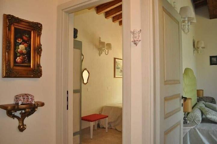 New 2 bed villa with large panoramic pool 40min to beaches in Quarrata, Pistoia Province