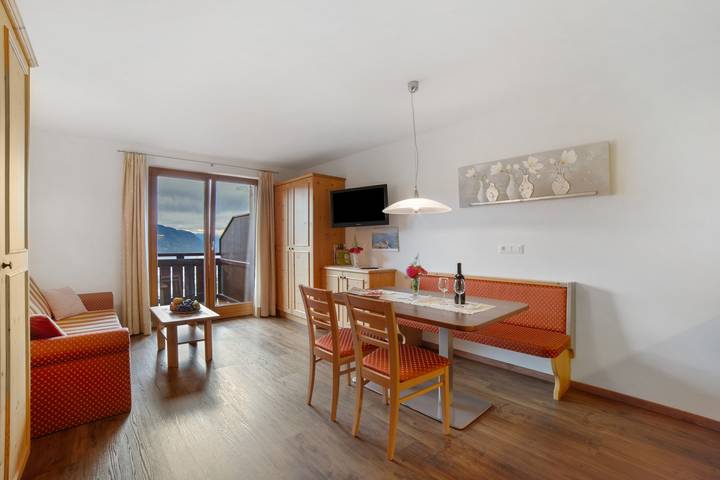 Ferienwohnung für 6 Personen, mit Balkon und Garten in Dorf Tirol, Texelgruppe