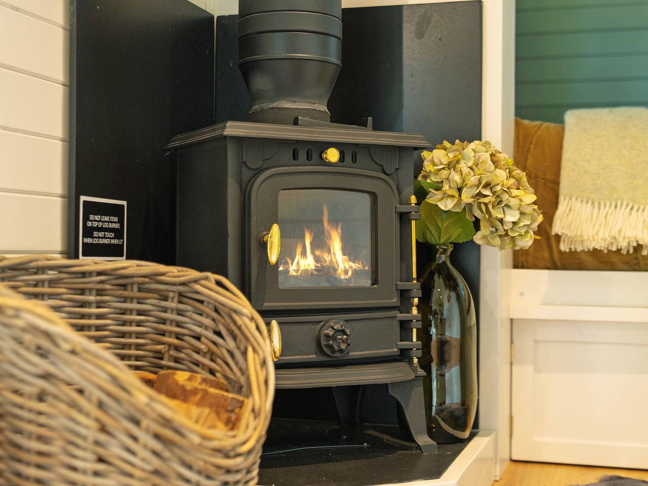 Ganze Wohnung, Rose Hut Hideaway - Uk50233 in Surrey