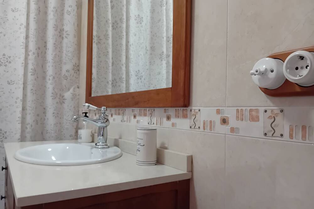 Casa de Piedra Gallega para 2 personas in Curtis, Provincia de La Coruña
