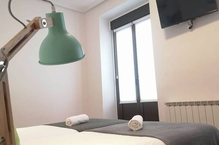 Entire apartment, Apartamento amplio, a pie de la playa La Concha in Kontxa hondartza - Playa de la Concha (San Sebastian), San Sebastian