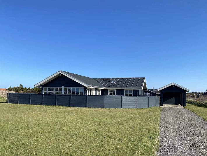 Ferienhaus für 8 Personen, mit Whirlpool und Terrasse sowie Garten in Vejlby Klit