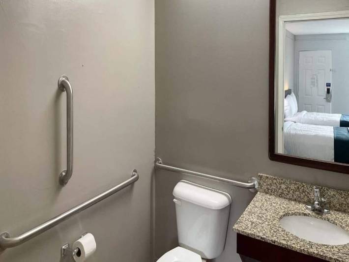 Entire apartment, 2 Full Beds|Non-Smoking|Micfridge in Springdale (Columbia), Lexington County