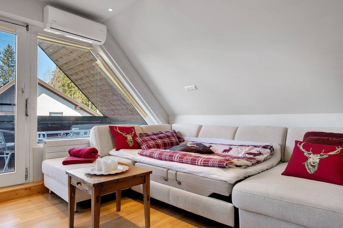 Ganze Wohnung, Ferienwohnung 'Hirschsprung Saig' mit Bergblick, Wi-Fi und Klimaanlage in Saig (Lenzkirch), Lenzkirch