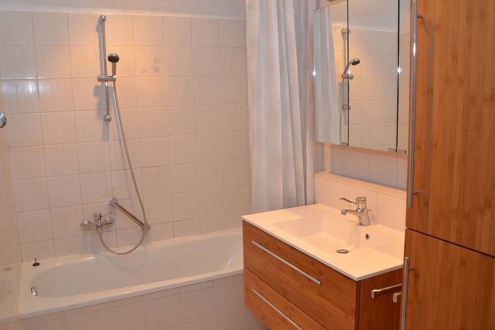 Entire apartment, Exclusive maisonette 83sqm, quiet, central location, in the old town in Lüneburg, Nordheide