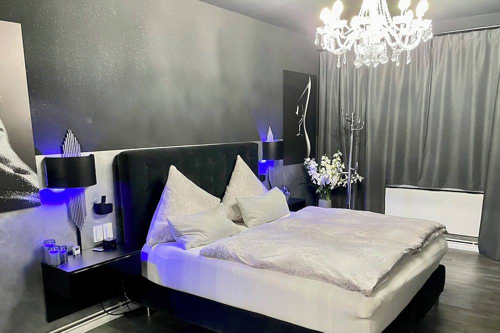 Ganze Wohnung, Whirlstudio Vibe - Ferienwohnung mit großem Whirlpool im Wohnzimmer in Hamburg-Nord, Hamburg