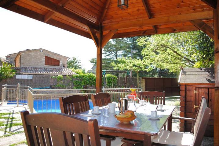 Casa rural para 5 personas, con Terraza y Jardín además de Piscina y Vistas en Porqueras - 2