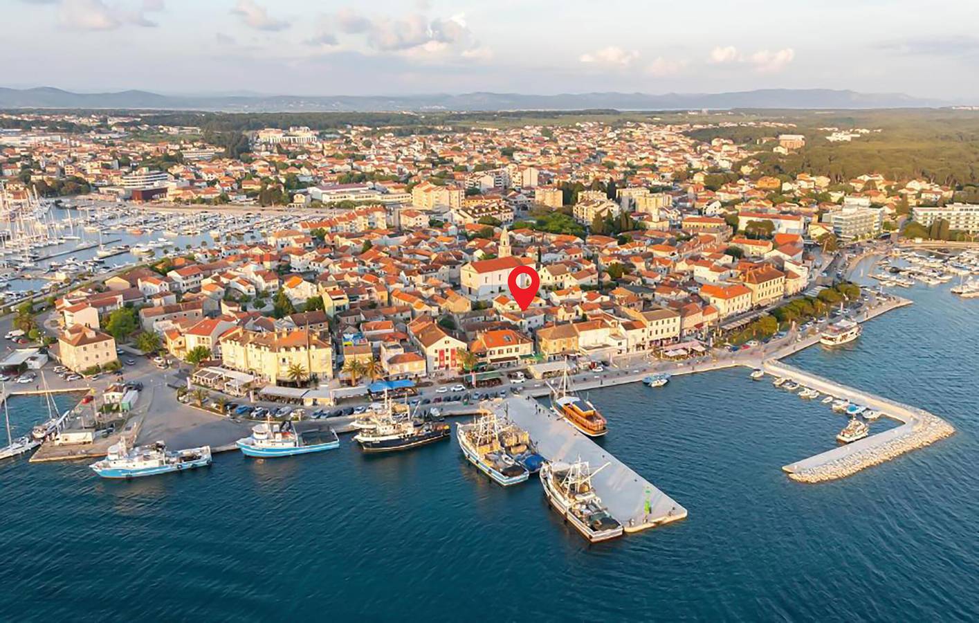 Ganze Ferienwohnung, Gemütliche 1-Zimmer-Wohnung mit Klimaanlage, WLAN und 700 m zum Strand in Biograd na Moru, Zadar