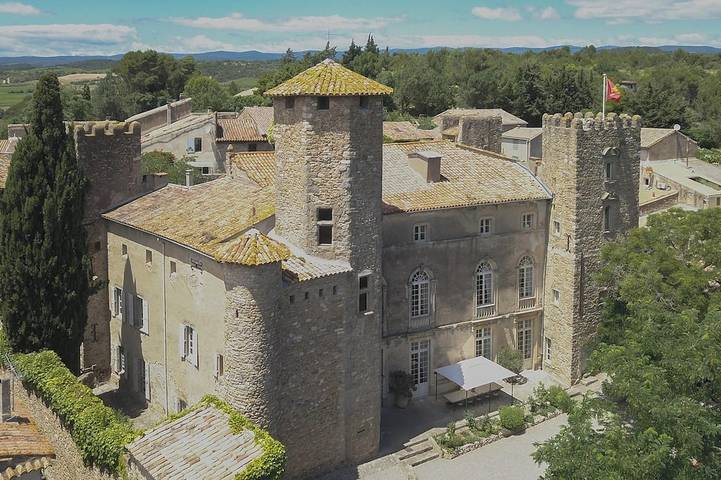 Château pour 18 personnes, avec jardin dans l' Hérault