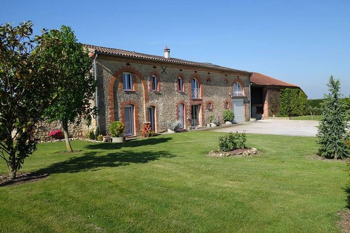 Gîte pour 4 personnes, avec Jacuzzi et Terrasse à Avignonet-Lauragais