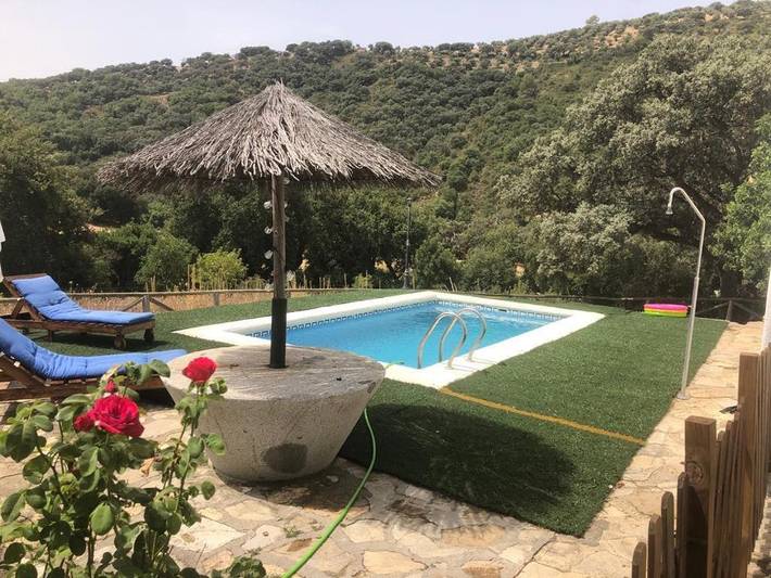 Casa rural para 6 personas, con terraza y jardín además de piscina y vistas, Se admiten mascotas en Prado del Rey