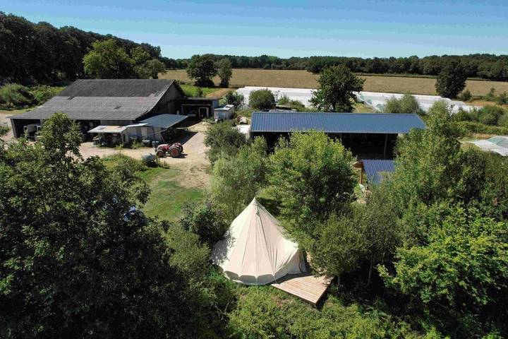 Camping pour 4 personnes, avec Terrasse ainsi que Jardin et Vue