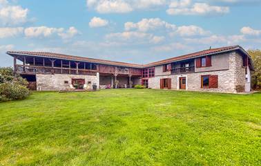 Location de vacances pour 15 personnes, avec terrasse et jardin à Montréjeau