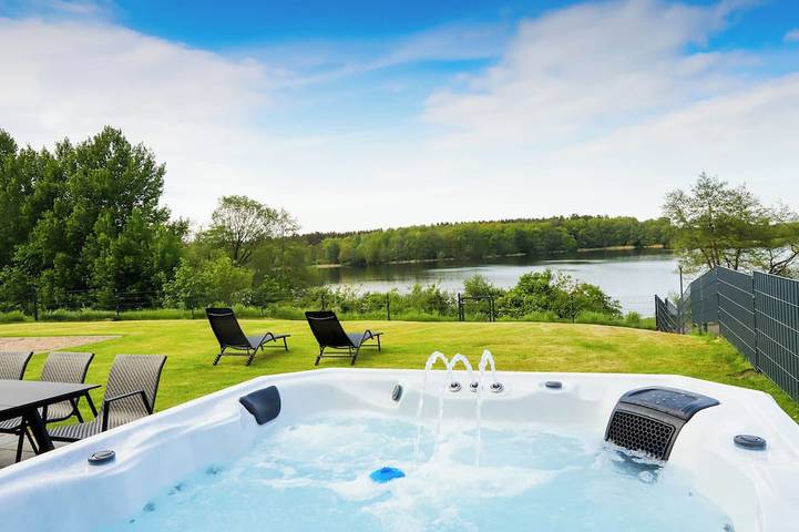 Ferienhaus für 12 Personen, mit Whirlpool in Jesendorf