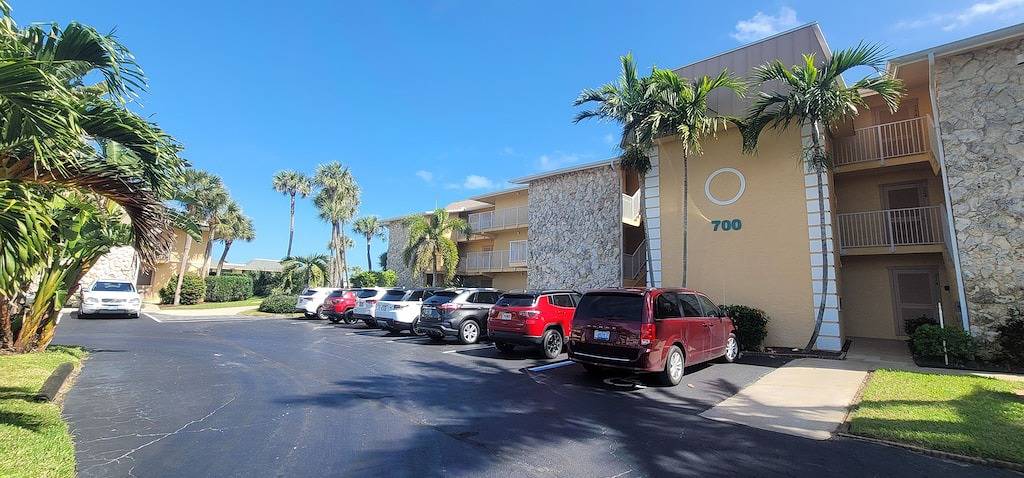 Ganze Wohnung, Corner unit directly on golf course with ocean peak in Ocean Village in Fort Pierce, Hutchinson Island