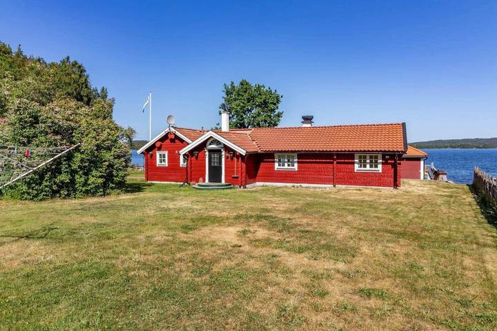 Ferienhaus für 6 Personen, mit Whirlpool und Terrasse sowie Sauna und Seeblick in Sommen