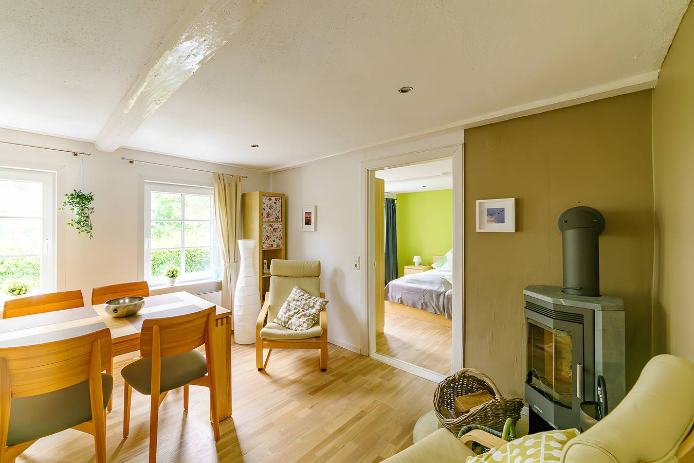 Ganze Wohnung, Apartment 'Pellwormer Rosen Hus' mit Gemeinschaftsgarten, Balkon und Wlan in Pellworm, Nordfriesland