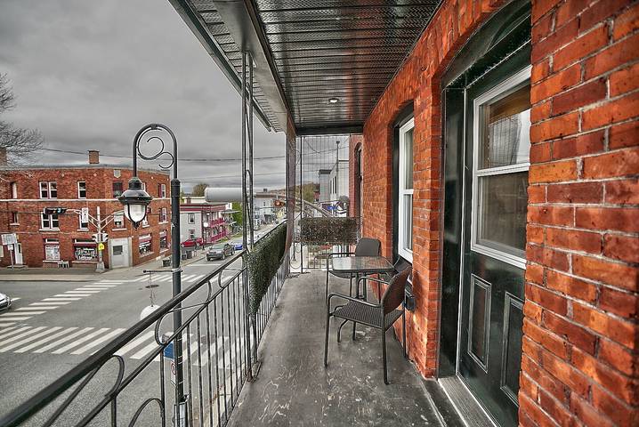 Entire apartment, Downtown Sherby - Central, Parking, King Bed, Sleeps 3 in Sherbrooke, Quebec