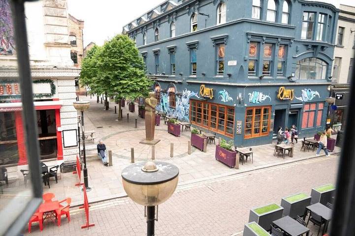 Glamping for 5 people in Liverpool