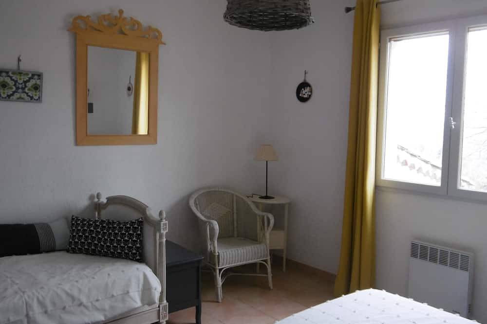 Ganze Wohnung, Unabhängiges Ferienhaus in privatem Haus in Ceyreste, 10 Minuten von den Stränden entfernt in Ceyreste, Marseille und Umgebung