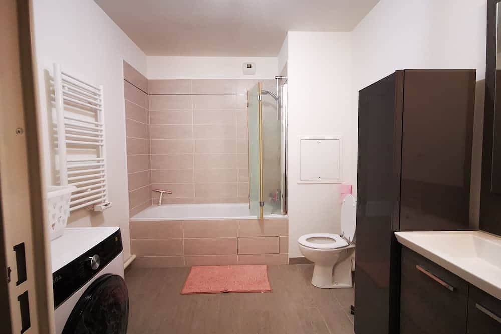 Entire apartment, Créteil, comfortable apartment 700m from the metro. Private parking lot in Créteil, Val-de-Marne