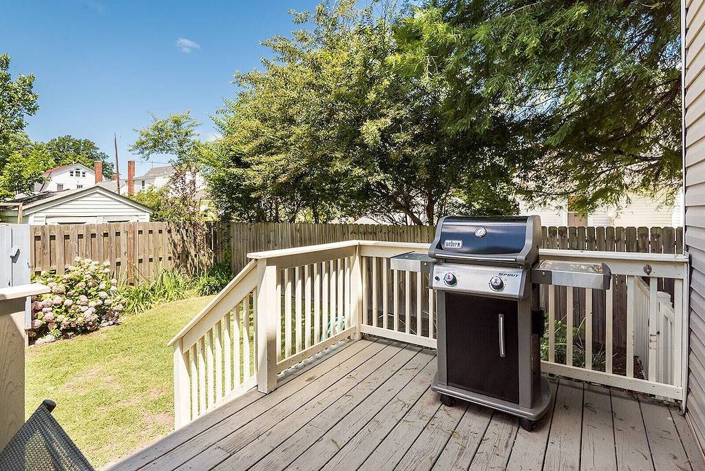 Next to the park and 2 blocks to the Beach and restaurants! Right side of Duplex in Cape Charles, Chesapeake Bay