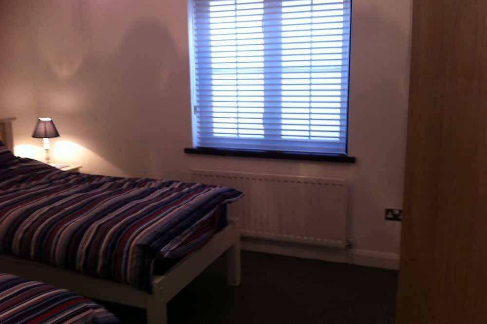 Ganze Wohnung, Panoramablick über Lough Foyle mit privater, abgeschlossener Terrasse / Wifi / Netflix / Baby in Inishowen, County Donegal