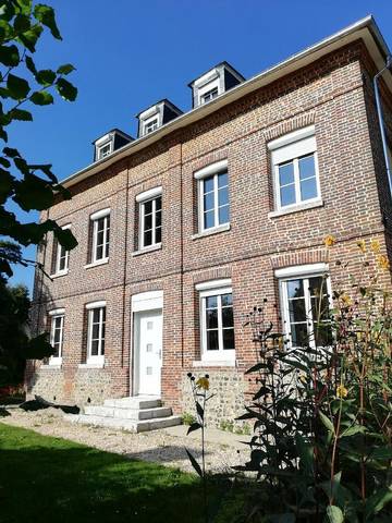 Gîte pour 14 personnes, avec jardin ainsi que vue et terrasse à Vascœuil