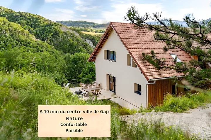 Gîte pour 6 personnes, avec terrasse et jardin, animaux acceptés