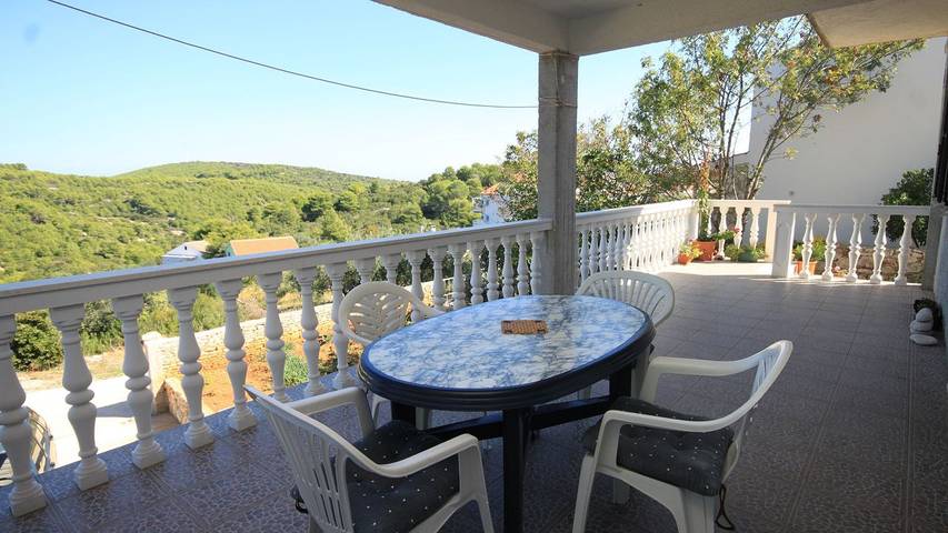 Ferienwohnung für 4 Personen, mit Terrasse auf Vis