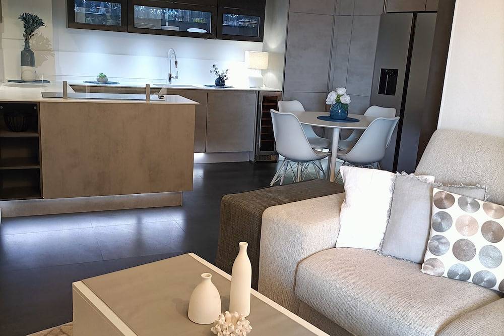 Geheel appartement, Luxury apartment in a unique, heavenly location. Feet in the water. in Le Trayas, Saint-Raphaël