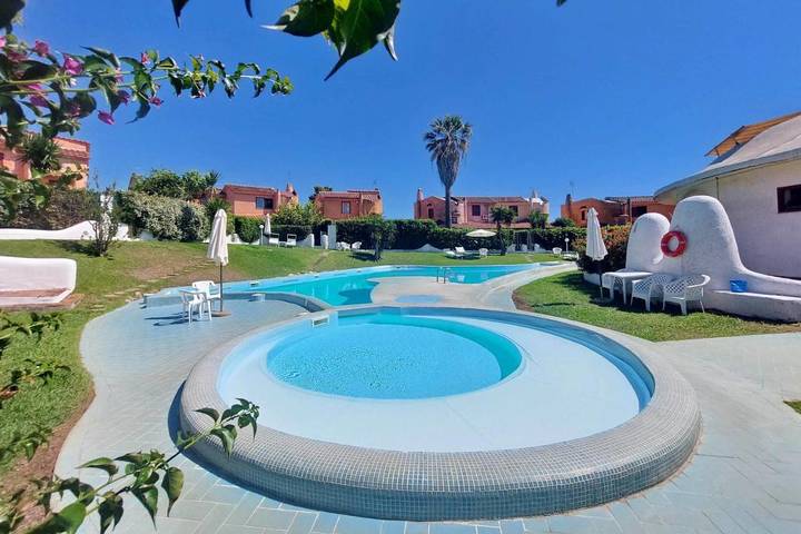 Villa con piscina per 6 persone, con Balcone e Terrazza nonché Giardino e Piscina per bambini a Nettuno