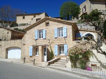 Gîte pour 5 personnes, avec terrasse et vue à Esparron-de-Verdon
