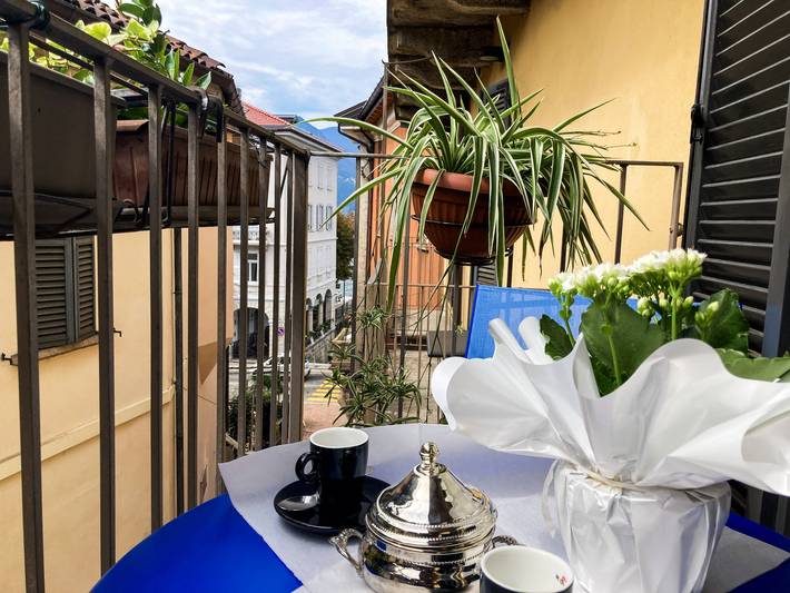 Apartamento entero, Apartamento de vacaciones para 2 personas con balcón in Luino, Comune di Luino