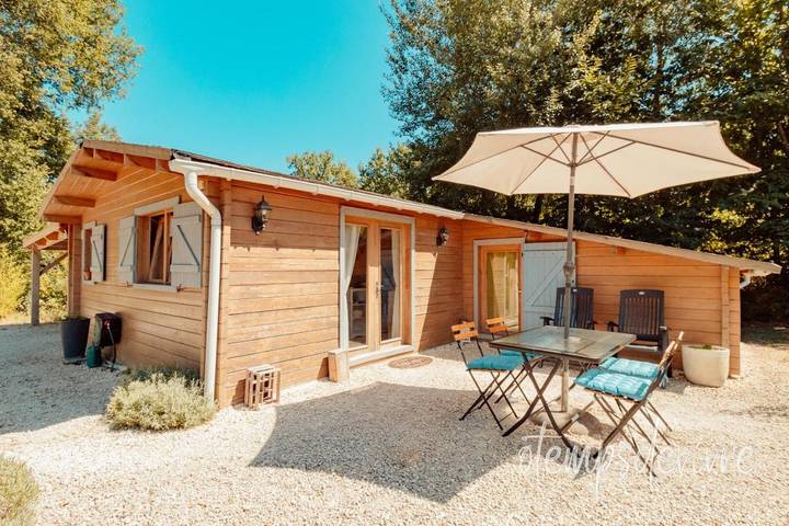 Location de vacances pour 4 personnes, avec piscine ainsi que jardin et vue à Groléjac - 2